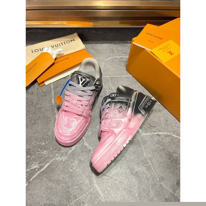 l**is V*t*n sneakers